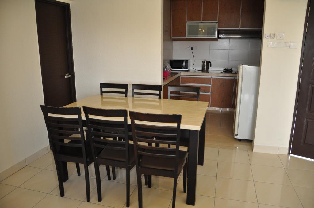 Aloka Seaview Apartment Бату-Феррінгі Екстер'єр фото
